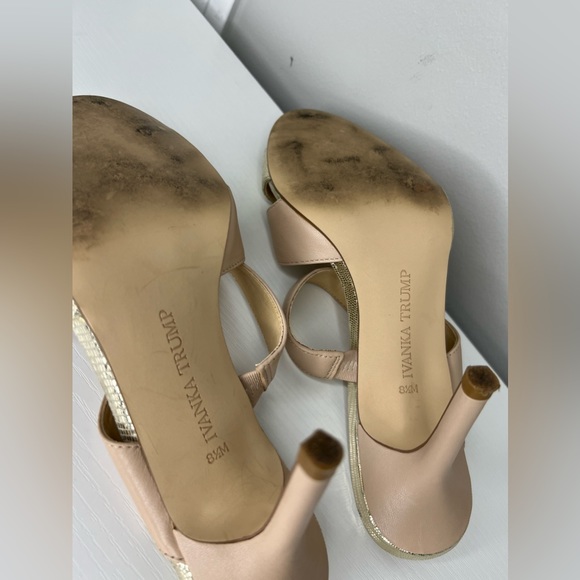 Ivanka Trump strappy heeled sandals. Two toned. Gold/nude stiletto. Leather. - Picture 7 of 8